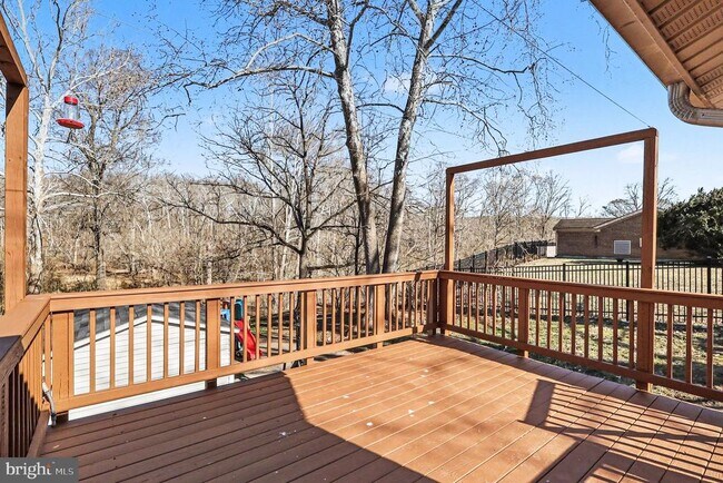Building Photo - 7409 Lake Dr