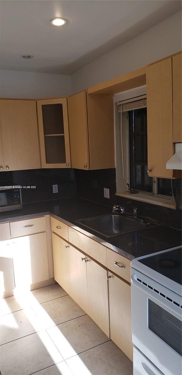 Building Photo - 3134 SW 25th Ter