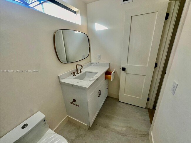 Building Photo - 11279 NW 15th Ct