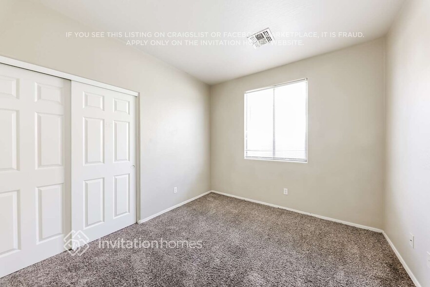 Building Photo - 5613 W Vineyard Rd