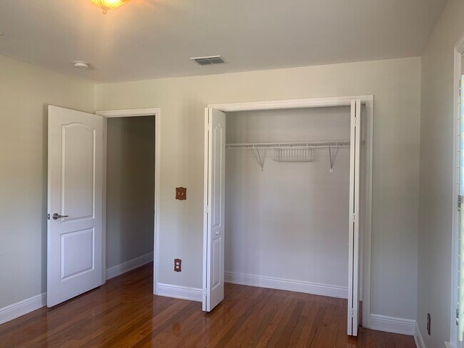 Building Photo - 4716 Plantation View Dr