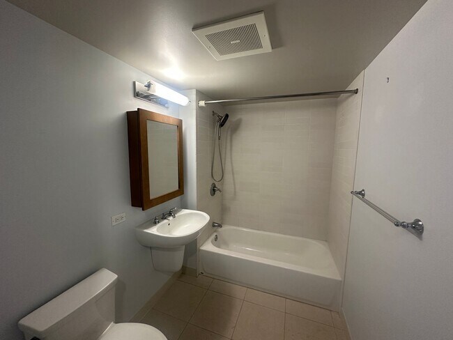 Building Photo - Pacifica Honolulu #3402