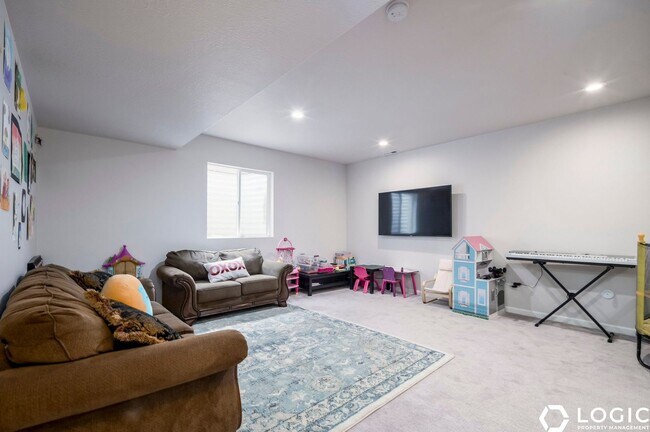 Building Photo - 12092 S Tower Arch Ln