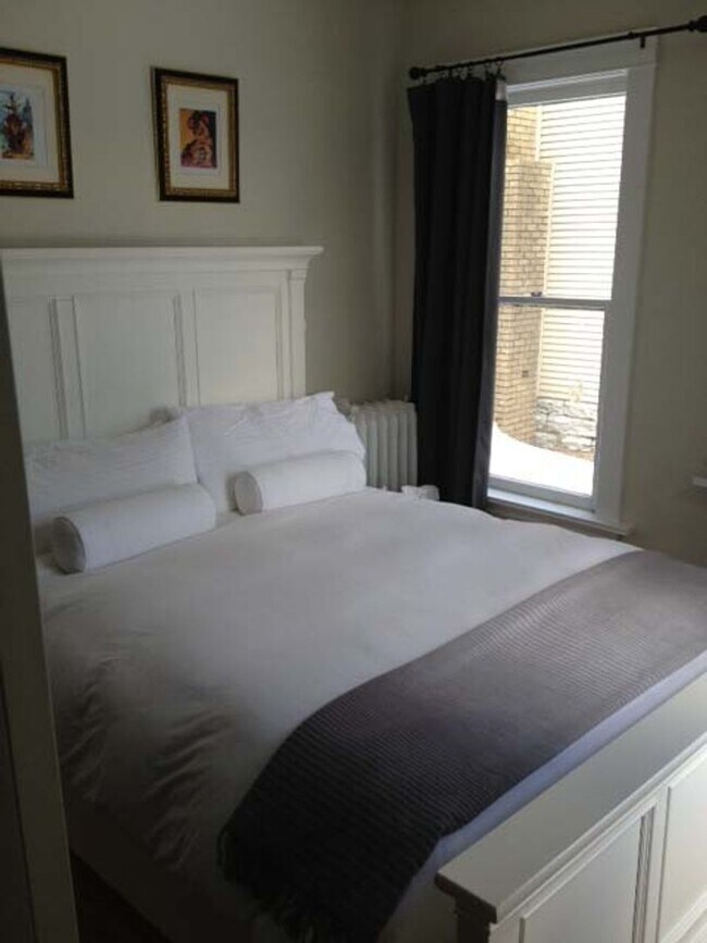 Building Photo - 2717 Aldrich Ave S