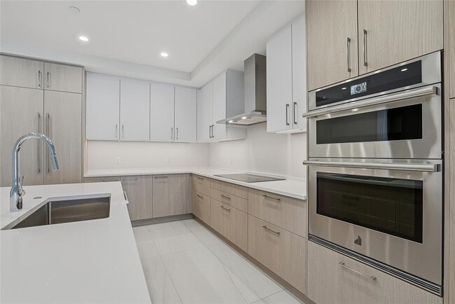 Building Photo - 275 1st Ave S