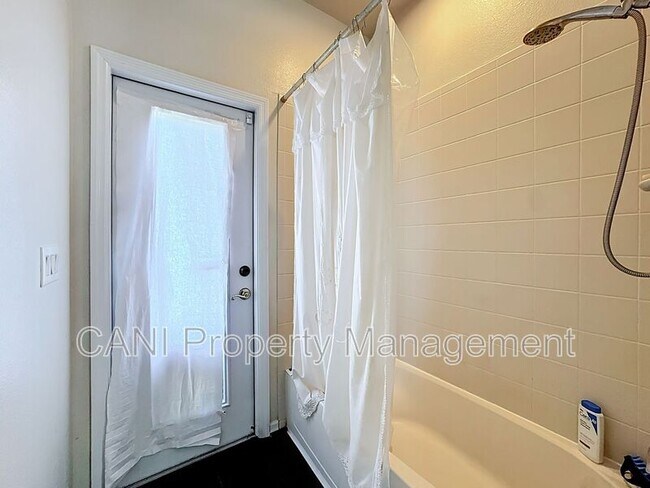 Building Photo - 3104 Conrad Ct