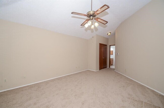 Building Photo - 1319 Silver Morning Dr