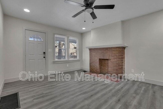 Building Photo - 807 E Deshler Ave