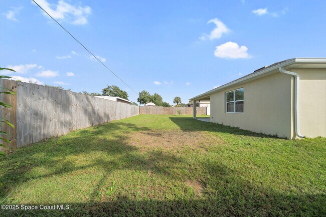 Building Photo - 434 Borraclough Ave