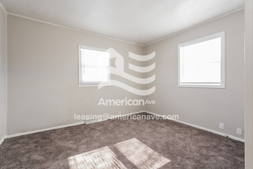 Building Photo - 233 N Wellington St