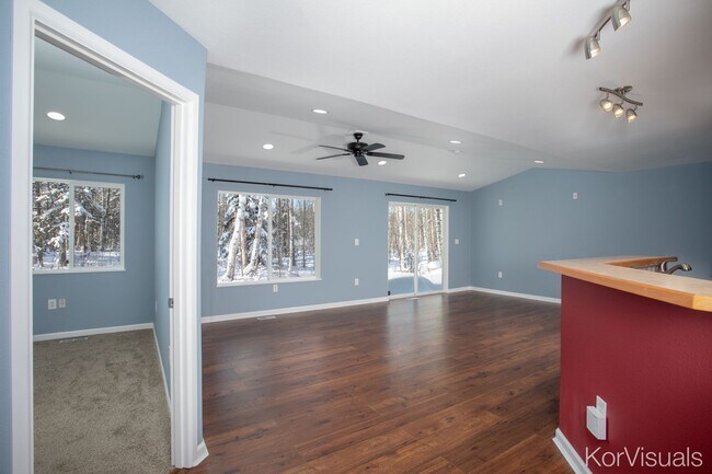 Building Photo - 761 Selina Ln