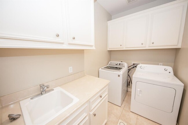 Building Photo - 3515 Durness Way