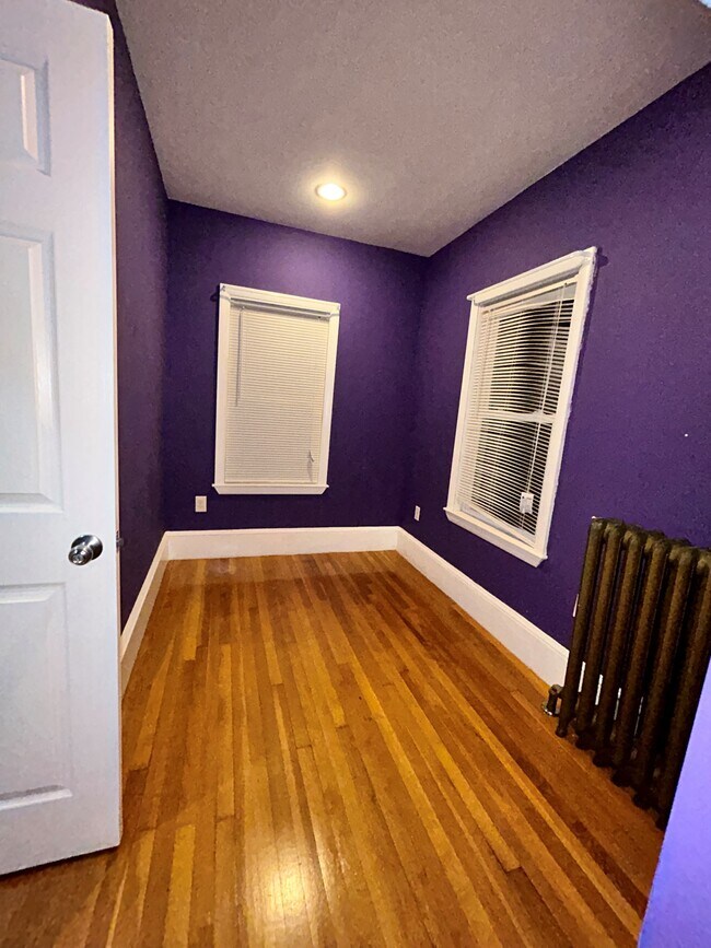 Building Photo - 23 Holmfield Ave