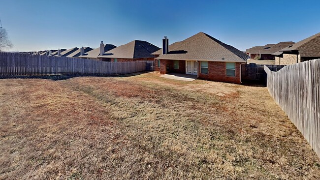 Building Photo - 4 Bedroom Home in Edmond