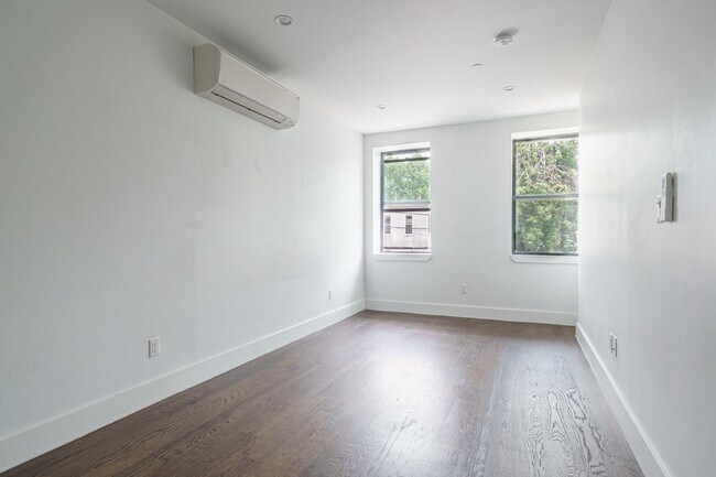 Building Photo - 62 De Sales Pl