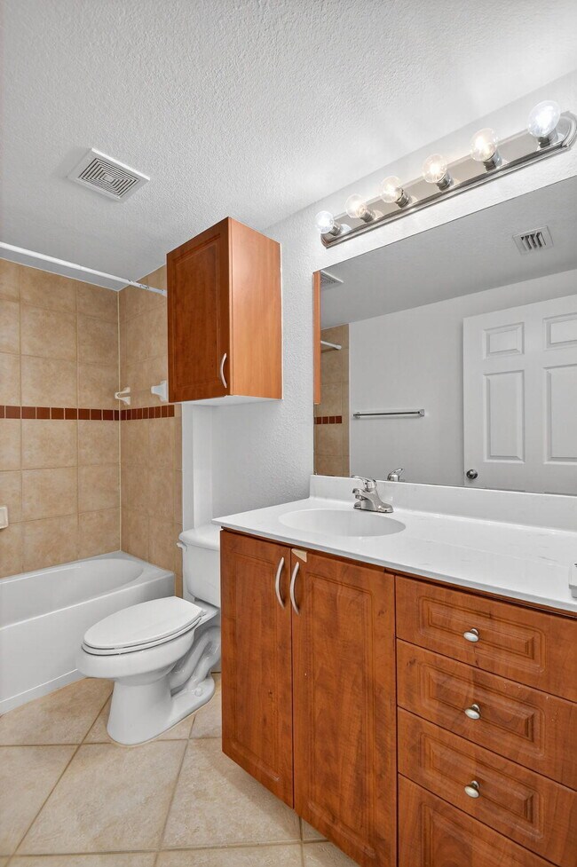 Building Photo - 6511 Emerald Dunes Dr