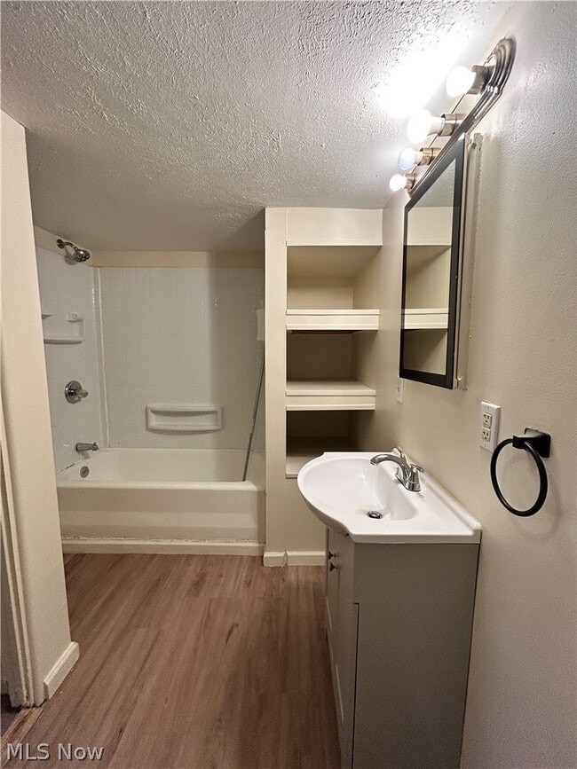 Building Photo - 106 Columbus Way