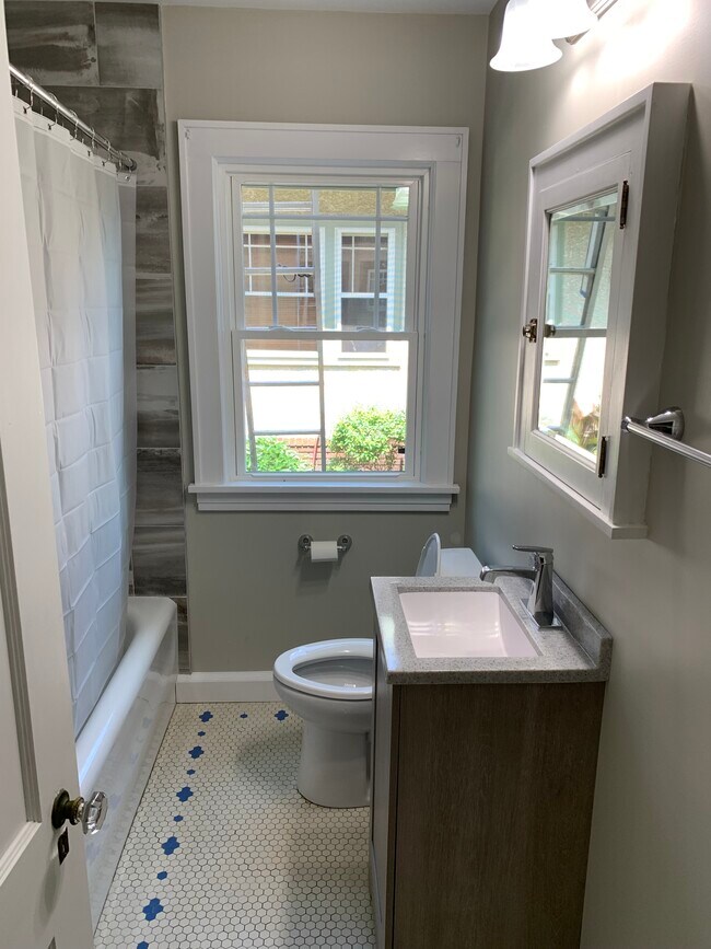Updated main floor bath - 4021 23rd Ave S