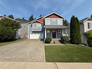 Building Photo - 4 Bedroom DuPont Home for Rent w/AC