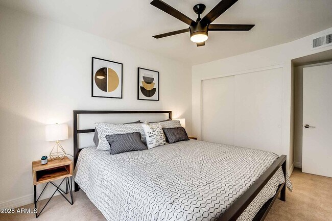 Building Photo - 7906 E Keim Dr