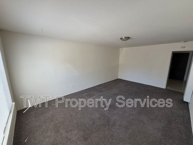 Building Photo - 2431 33rd St