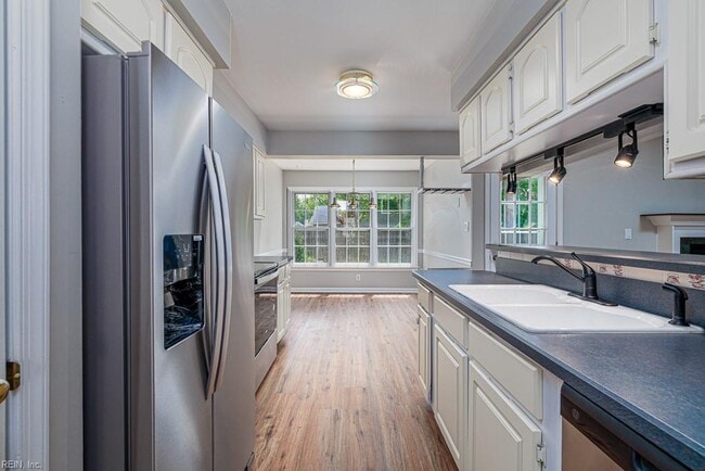 Building Photo - 4016 Starwood Arch