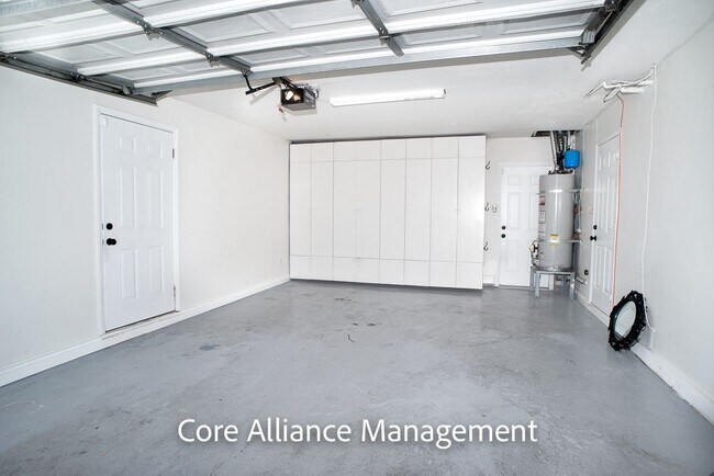 Building Photo - 3520 Hearst Dr