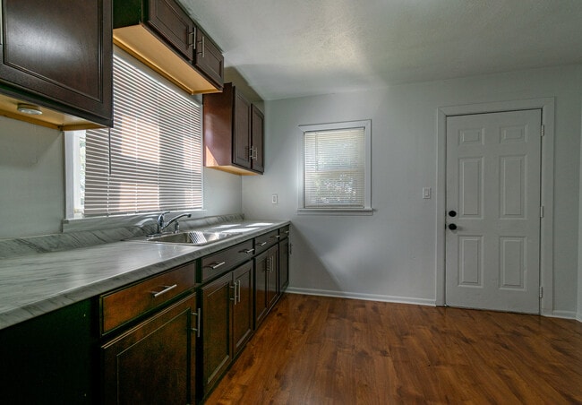 Building Photo - 3541 Blackstone Ave
