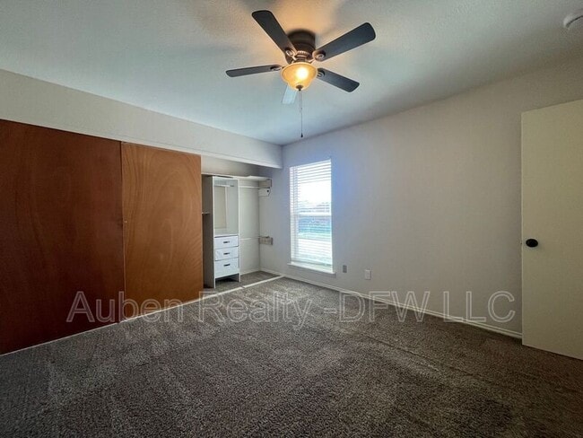 Building Photo - 5516 Lewis Ct