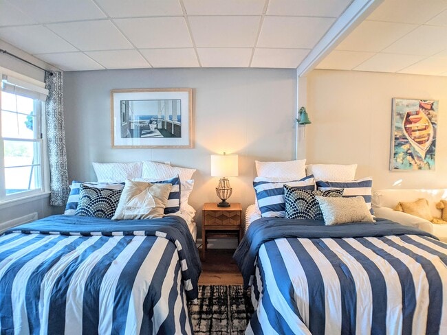 Building Photo - 885 Laconia Rd