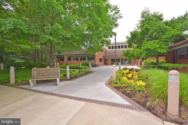 Building Photo - 928 Beacon Way