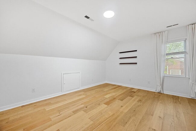 Building Photo - 6608 Wexford Ln