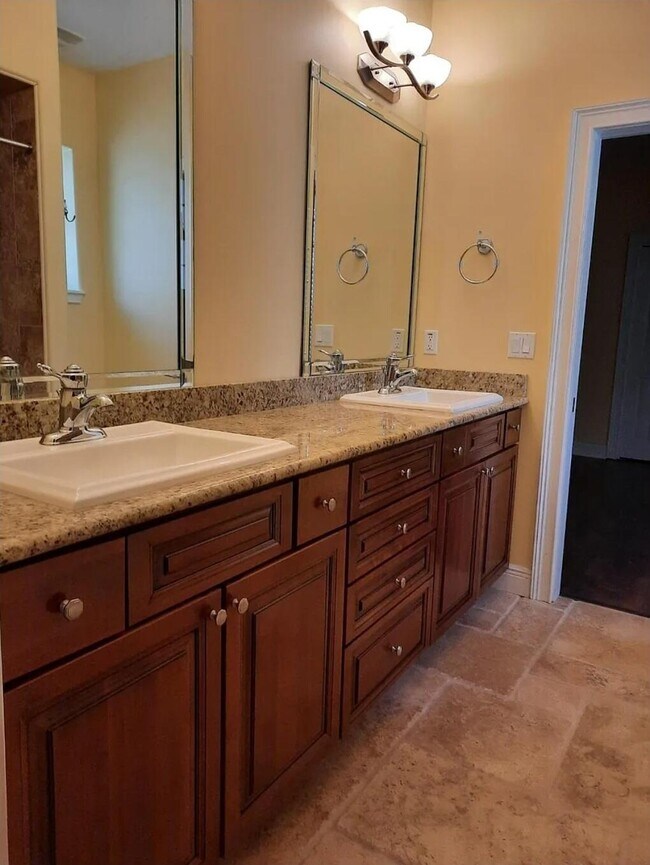 Building Photo - 6548 Tidewater Dr