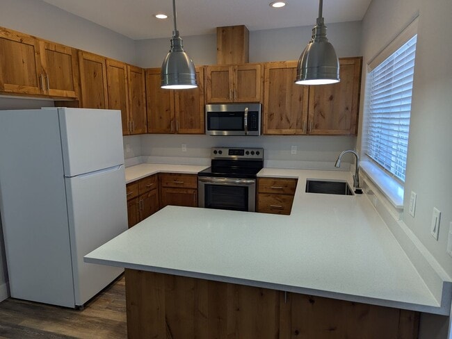 Building Photo - BIGFIR1069-1071