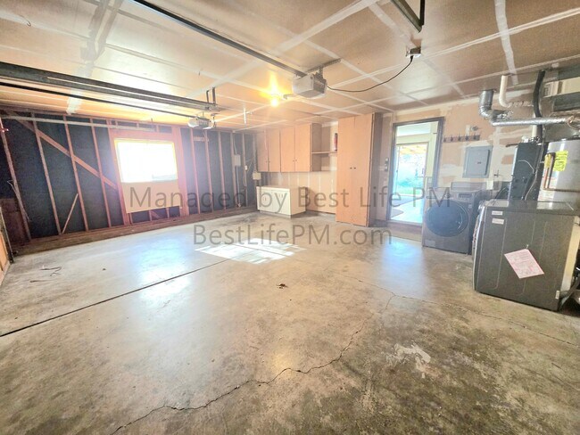 Building Photo - 2575 NW 119th Pl