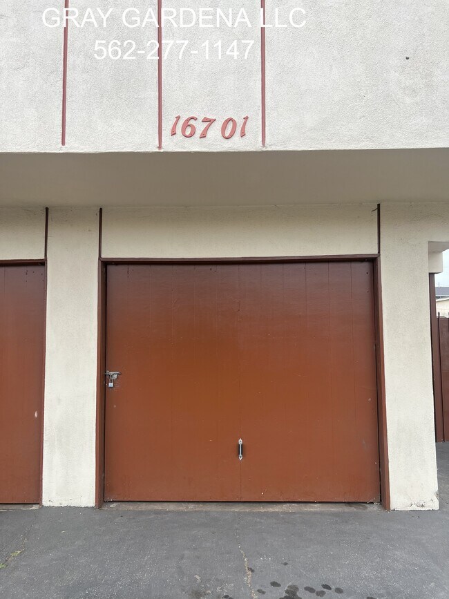 Building Photo - 16701 S Berendo Ave
