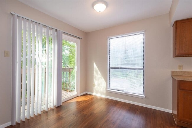 Building Photo - 6723 Lancret Hill Dr