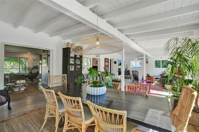 Building Photo - 17505 SW 90th Ave