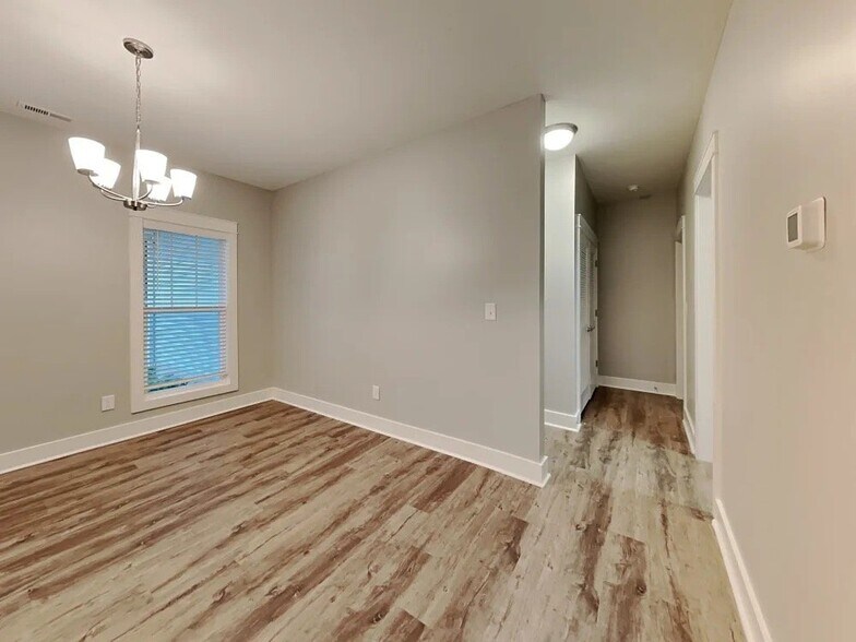 Building Photo - 203 N Toria Dr