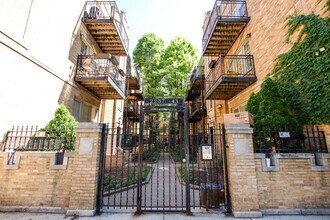 Building Photo - 250-2 N Lincoln Ave