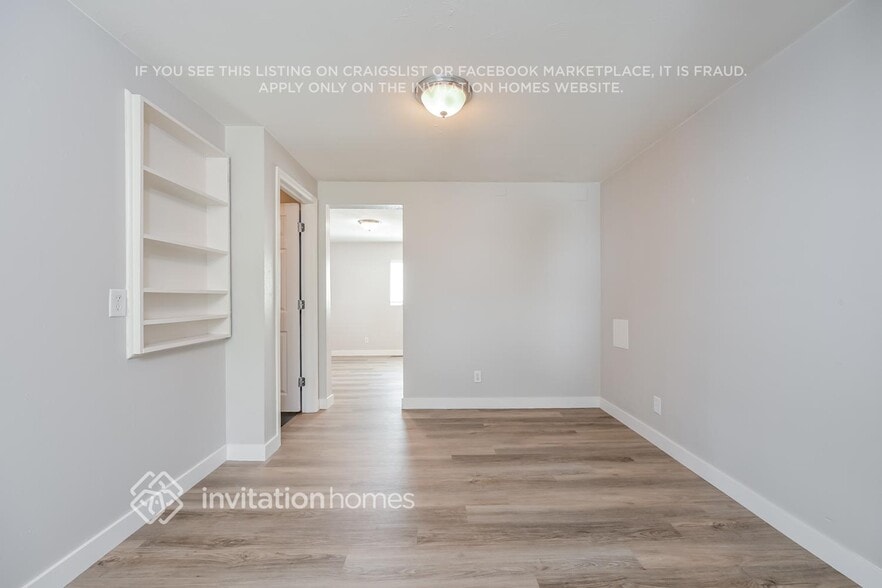 Building Photo - 2748 W Iowa Ave