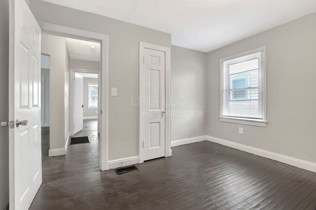 Building Photo - 501 Carter Ave