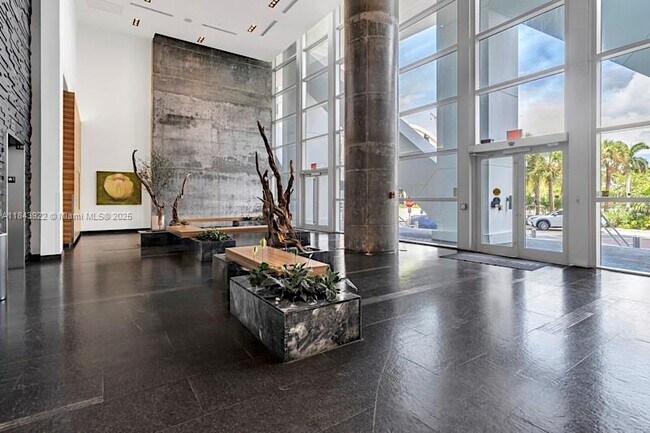 Primary Photo - 888 Biscayne Blvd