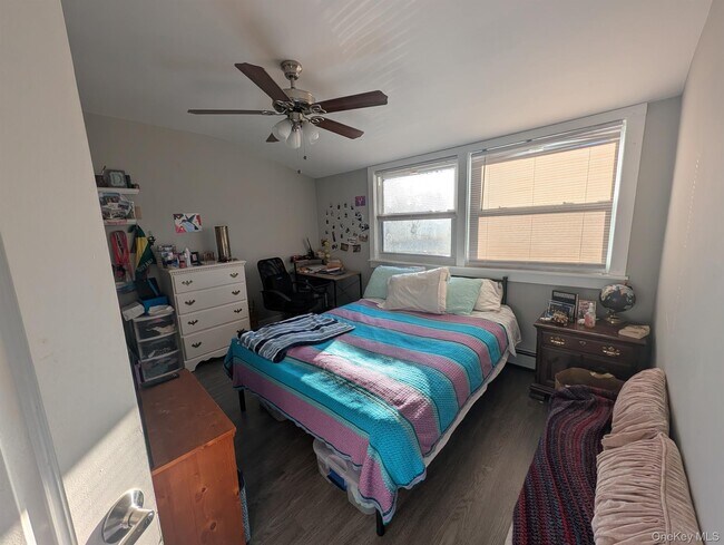 Building Photo - 47 University Heights Dr