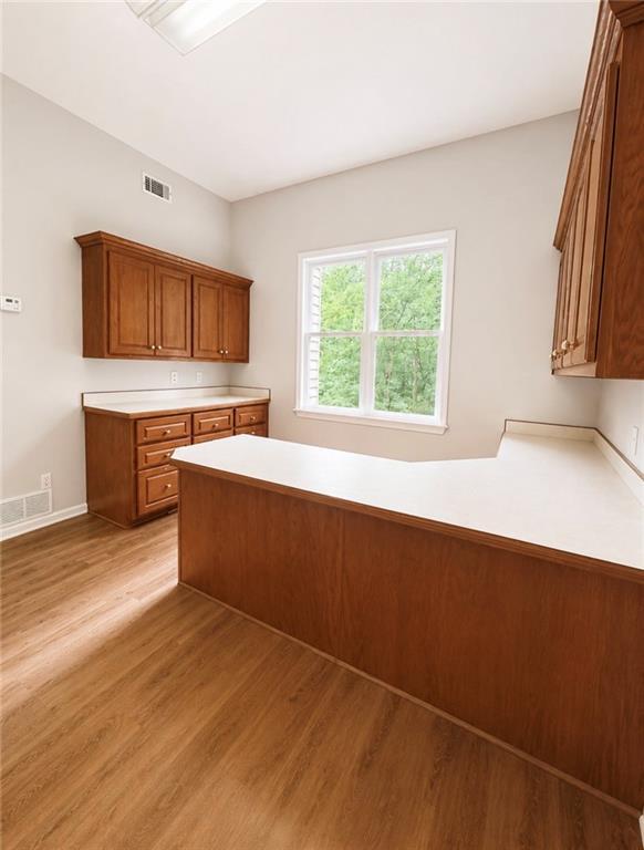 Building Photo - 3235 Bentwood Close