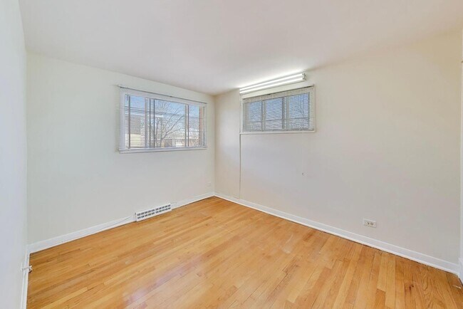 Building Photo - 4908 Carol St