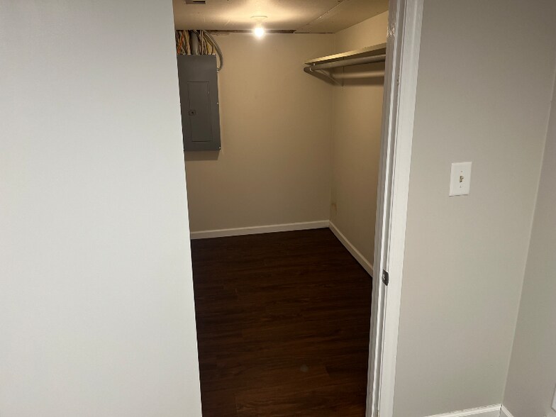 Building Photo - 1543 Bush St