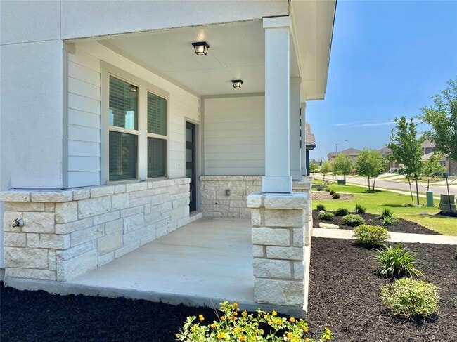 Building Photo - 1509 Longhorn Ranch Dr