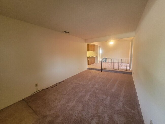 Building Photo - 6048 Margo Dr