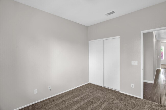 Building Photo - 409 Sutro Ct